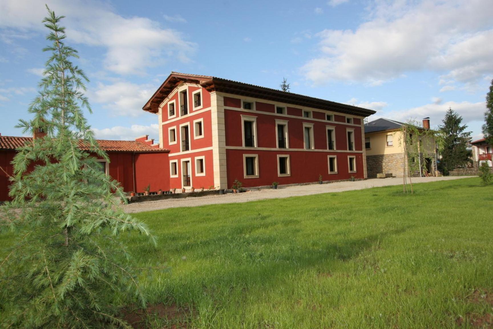 Posada Santa Eulalia Villanueva de la Peña Екстериор снимка