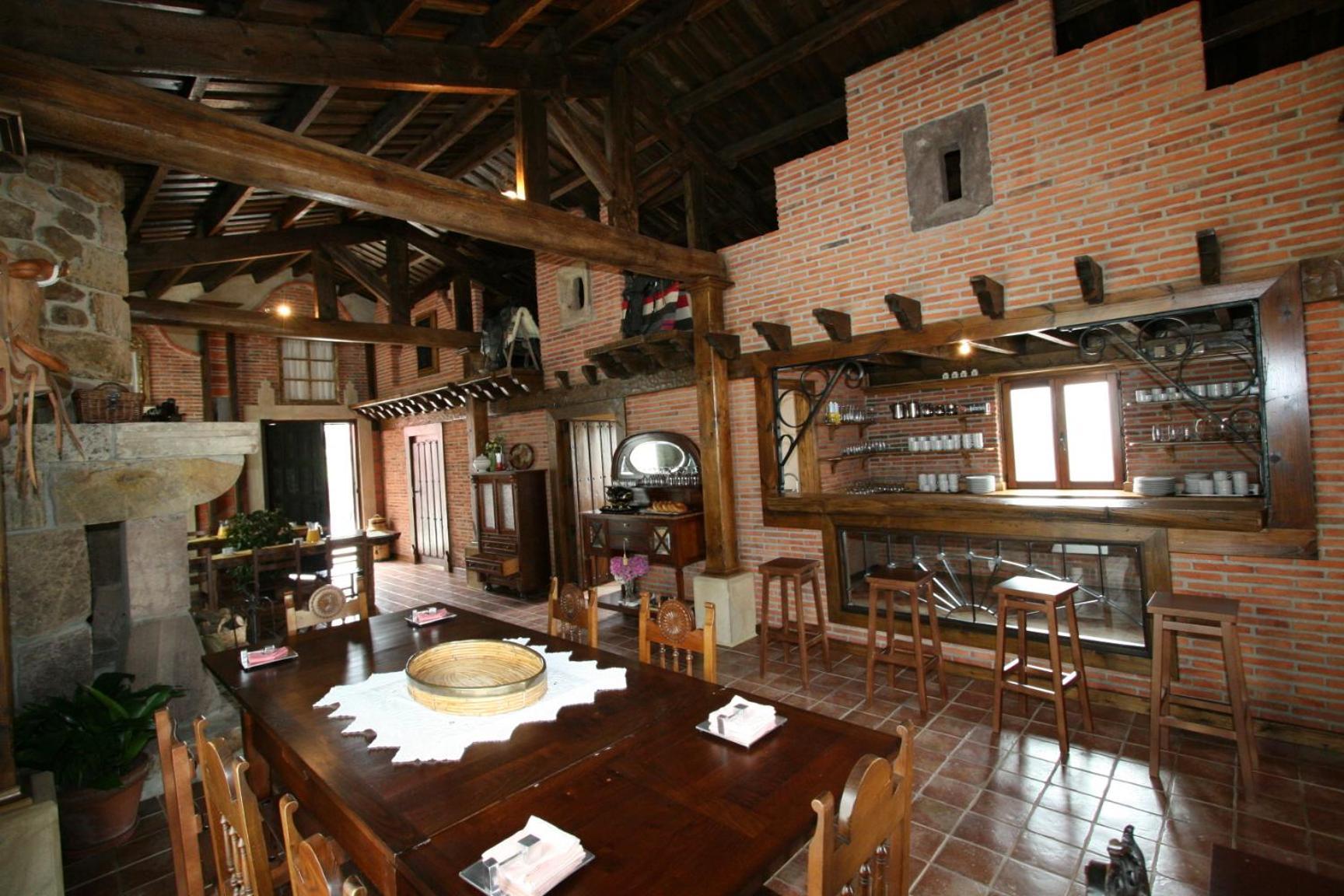 Posada Santa Eulalia Villanueva de la Peña Екстериор снимка