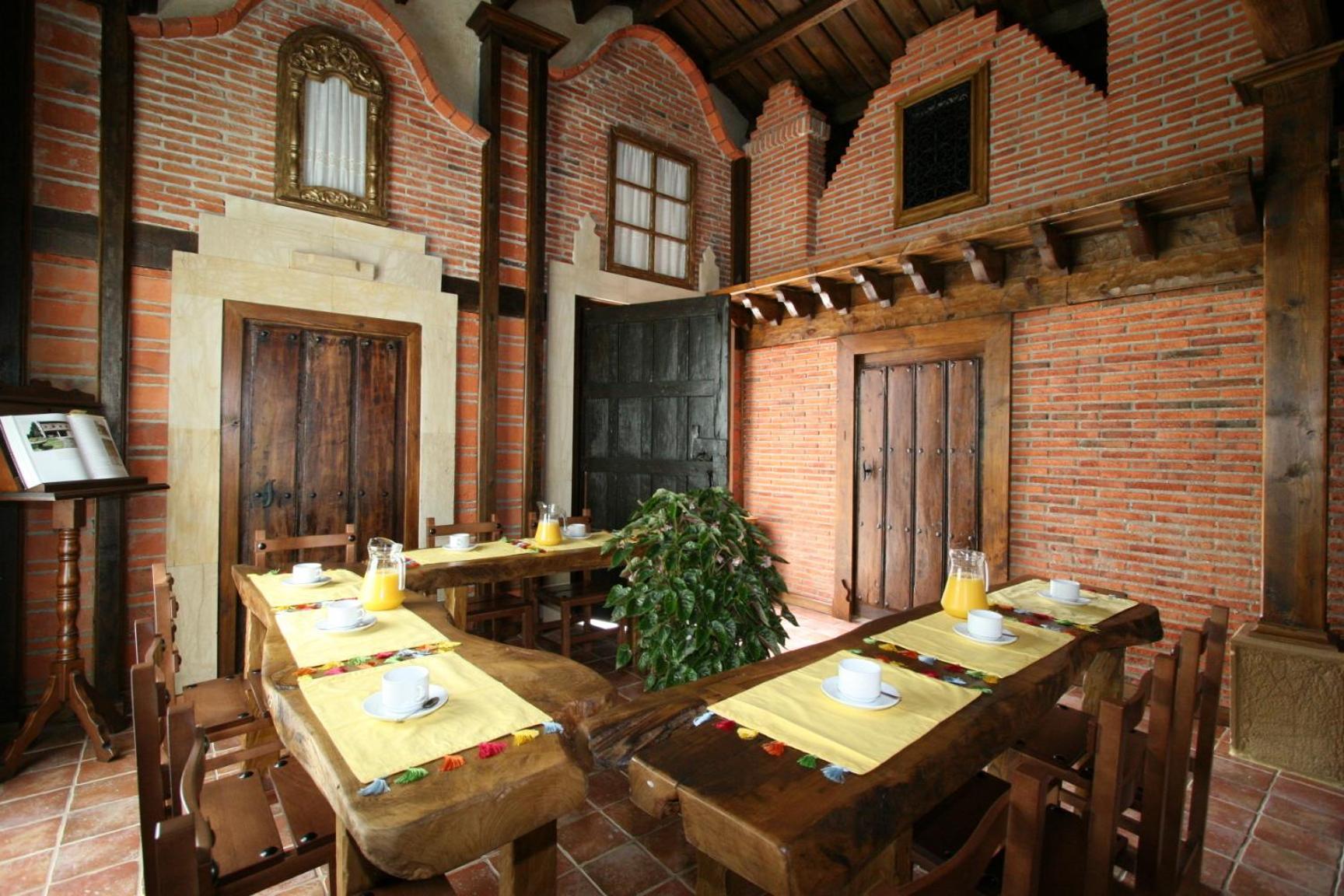 Posada Santa Eulalia Villanueva de la Peña Екстериор снимка