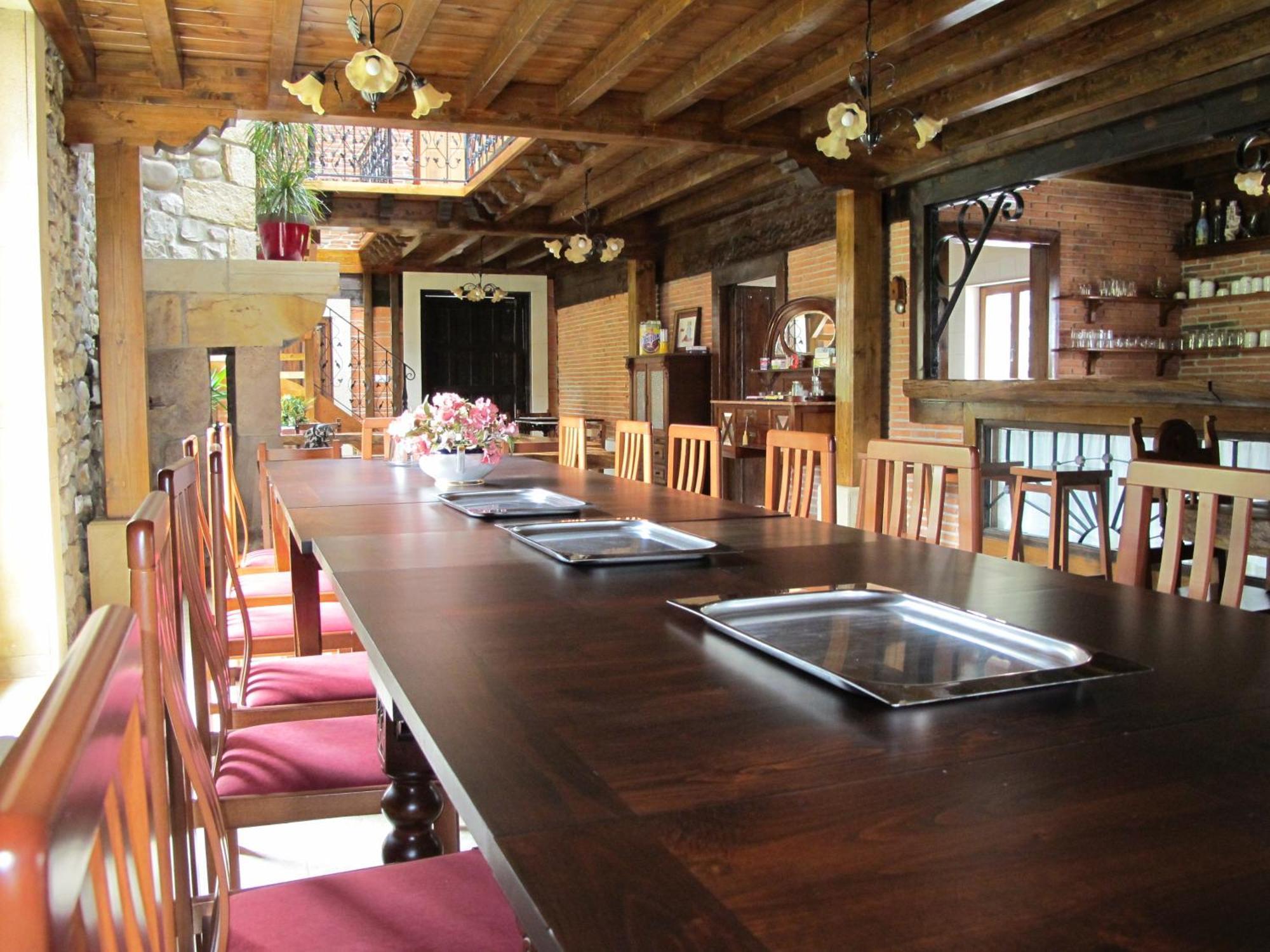 Posada Santa Eulalia Villanueva de la Peña Екстериор снимка